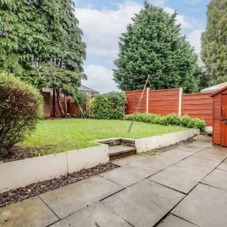 Newly Renovated House Near Trafford Centre Villa Manchester Dış mekan fotoğraf