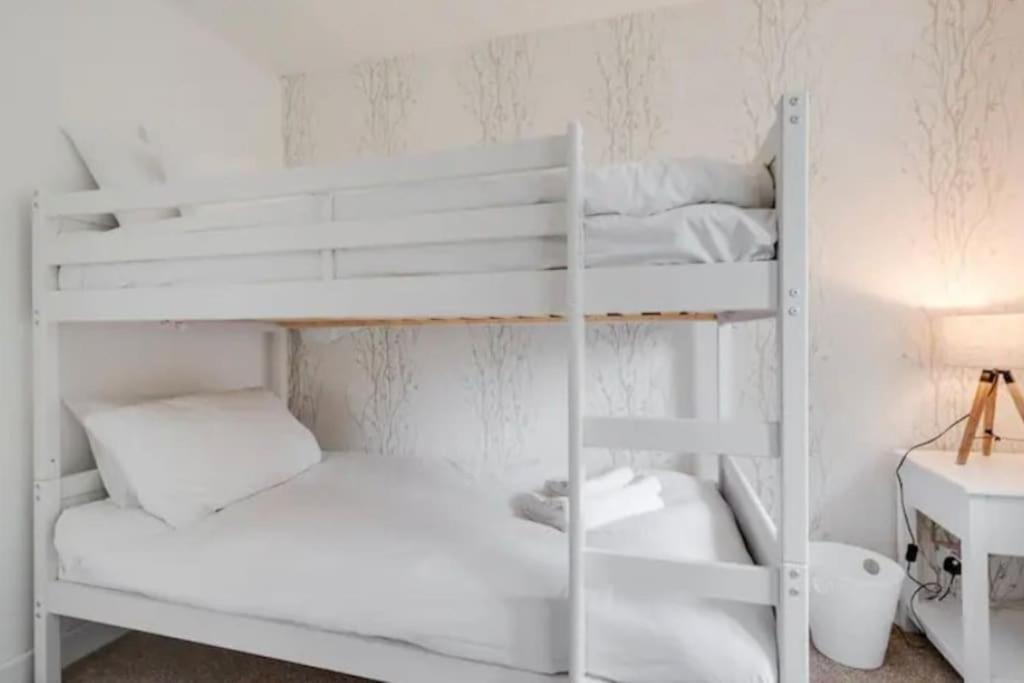 Newly Renovated House Near Trafford Centre Villa Manchester Dış mekan fotoğraf