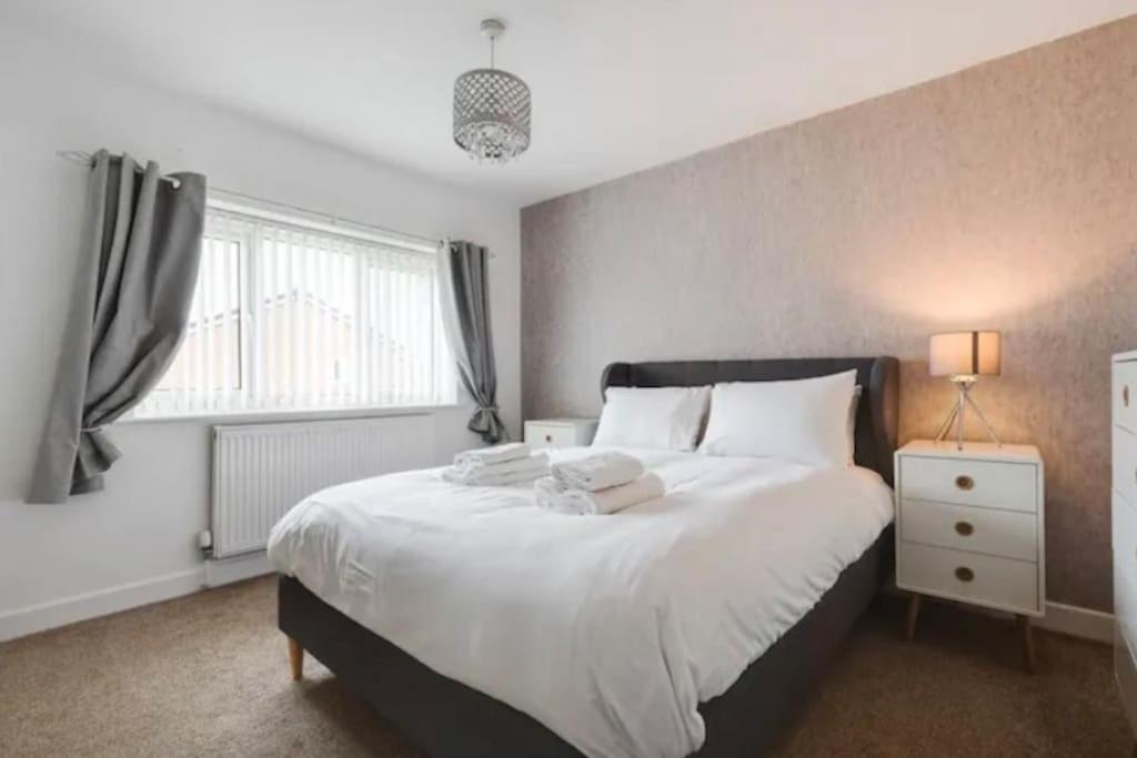 Newly Renovated House Near Trafford Centre Villa Manchester Dış mekan fotoğraf